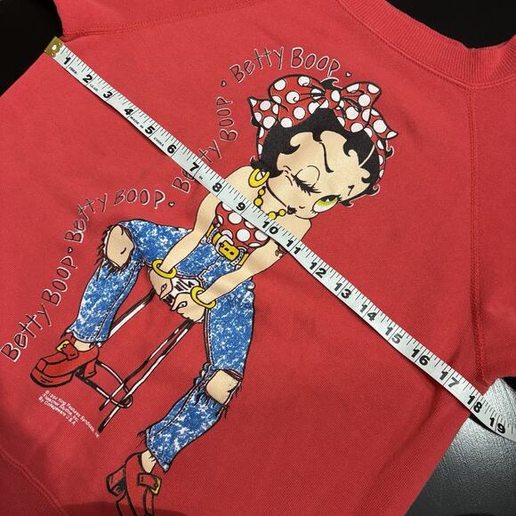 Vintage Betty Boop Hanes Her Way Small Crewneck Sweatshirt Red 1994 USA - Picture 8 of 8